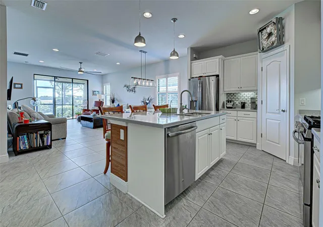 5th image of 26724 Weiskopf Dr, Englewood, FL 34223 | MLS# D6136273