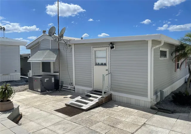 Photo 3 of Manufactured home for sale at 251 Patterson Rd #C-31, Haines City, FL 33844 | MLS# P4930244 | Listing updated on 2026-07-03