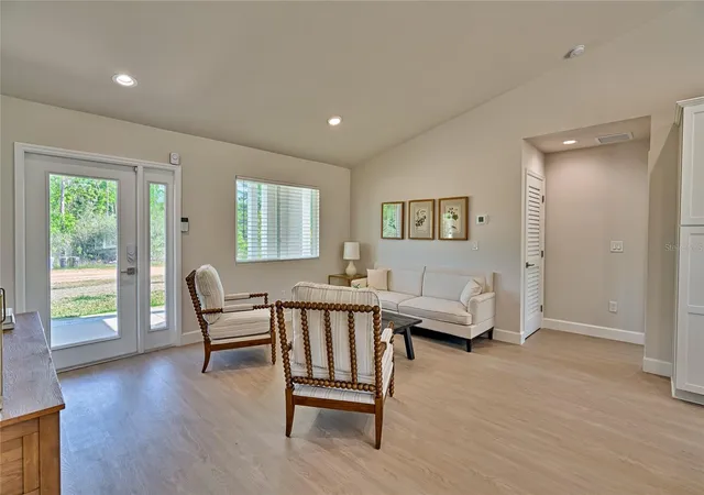 4th image of 250 Portland St, Hawthorne, FL 32640 | MLS# GC521637
