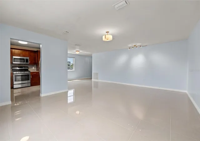 4th image of 5660 80Th St N #A208, St Petersburg, FL 33709 | MLS# U8241727