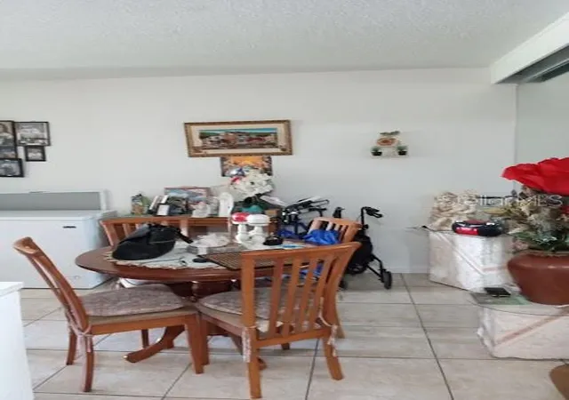Photo 3 of Condo for sale at 933 W Oak Ridge Rd #933 B, Orlando, FL 32809 | MLS# O6203856 | Listing updated on 2026-08-31