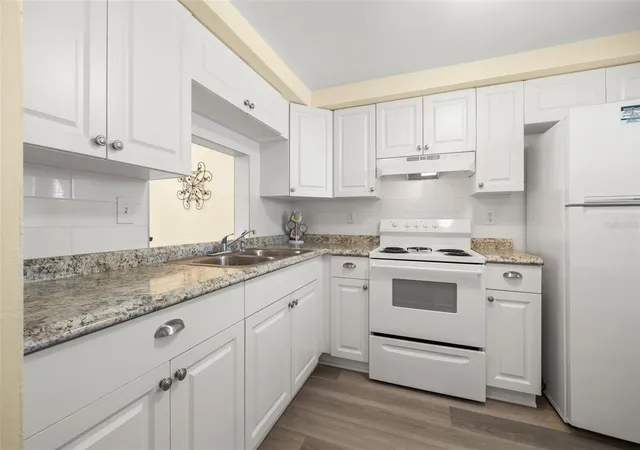Listing Photo 5 - Condo for sale in building located at 4239 Tamargo Dr, NEW PORT RICHEY, FL 34652