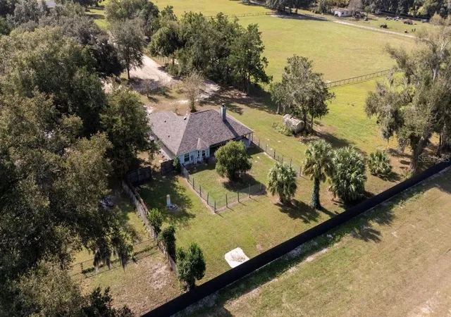 Photo 3 of Single family home for sale at 1801 Ne 77Th St, Ocala, FL 34479 | MLS# GC522380 | Listing updated on 2026-08-07
