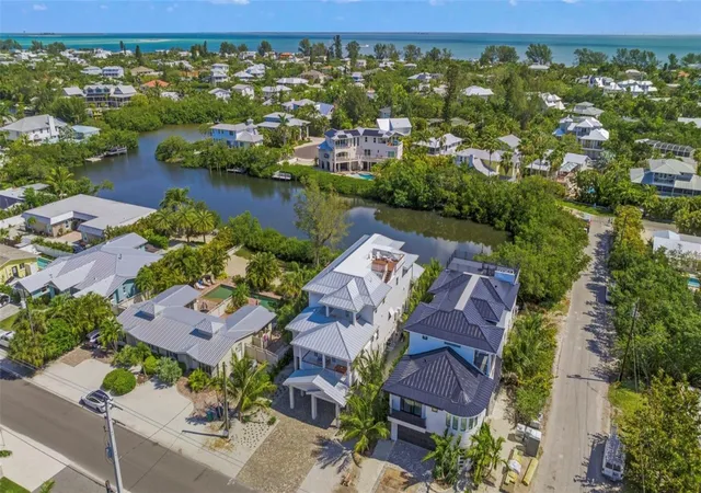 32nd image of 404 North Shore Dr, Anna Maria, FL 34216 | MLS# A4612343