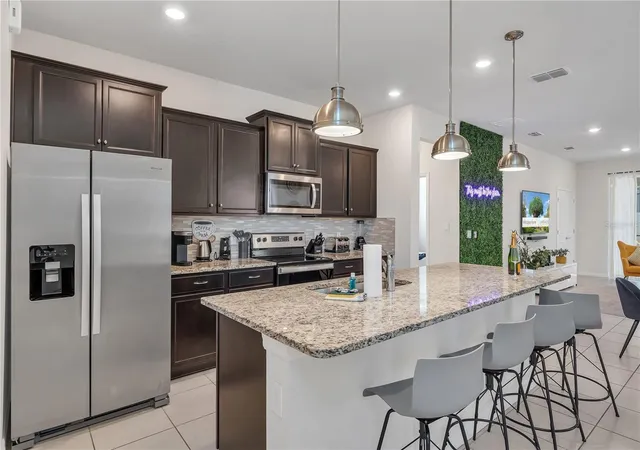 5th image of 2201 Lelani Cir, Davenport, FL 33897 | MLS# A4613388