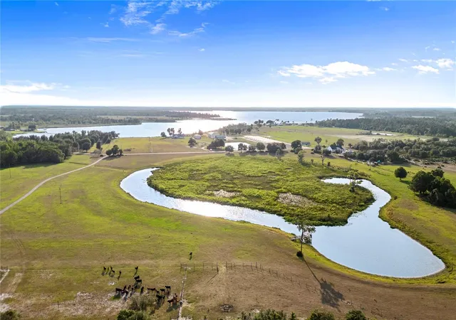 Photo 4 of Sale Pending at 1980 Lake Buffum Rd E, Fort Meade, FL 33841 | MLS# T3533019 | Listing updated on 2026-06-25