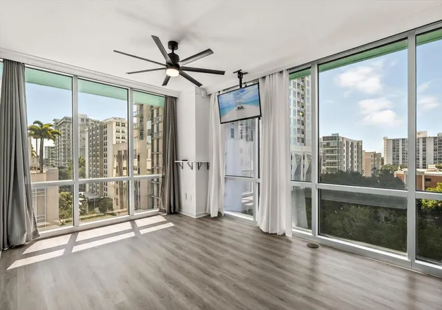 2nd image of 322 E Central Blvd #710, Orlando, FL 32801 | MLS# O6215904