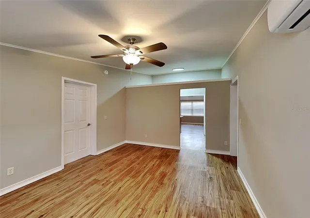 Photo 4 of Sale Pending at 424 E Welch Rd, Apopka, FL 32712 | MLS# O6216745 | Listing updated on 2026-09-29