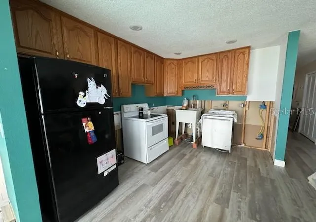 Photo 1 of Sale Pending at 15529 Redington Dr, Redington Beach, FL 33708 | MLS# U8248092 | Listing updated on 2026-09-27
