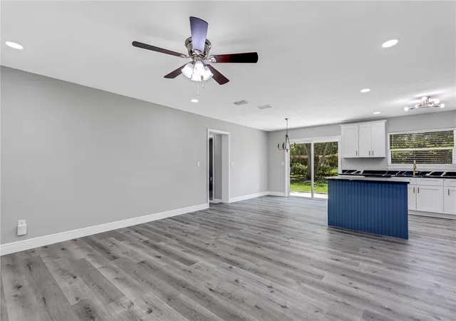 Photo 3 of Sale Pending at 3419 Lisa Ln, Lakeland, FL 33801 | MLS# T3537198 | Listing updated on 2025-07-02