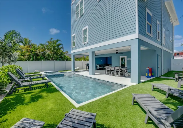 2nd image of 2102 Avenue B, Bradenton Beach, FL 34217 | MLS# A4615961