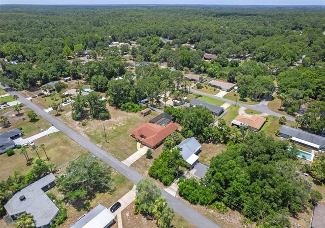 5th image of 25 N Country Club Dr, Crystal River, FL 34429 | MLS# OM682591