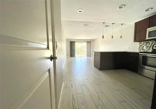 Homes for sale in St Petersburg, FL | 1860 Massachusetts Ave Ne #214, St Petersburg, FL 33703 | MLS# O6226609