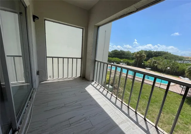 Homes for sale in St Petersburg, FL | 1860 Massachusetts Ave Ne #214, St Petersburg, FL 33703 | MLS# O6226609