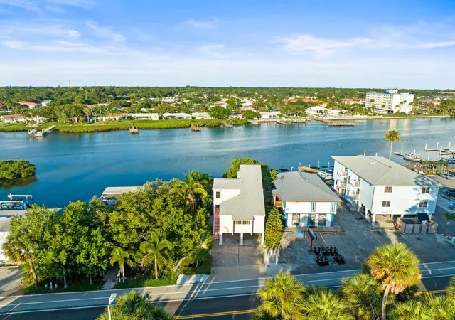 2nd image of 20051 Gulf Blvd, Indian Shores, FL 33785 | MLS# U8252027