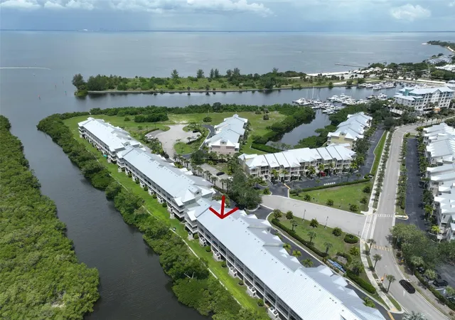 2nd image of 3226 Mangrove Point Dr, Ruskin, FL 33570 | MLS# T3546286