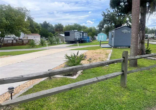 2nd image of 2888 Ne 102nd Ter, Silver Springs, FL 34488 | MLS# O6229503