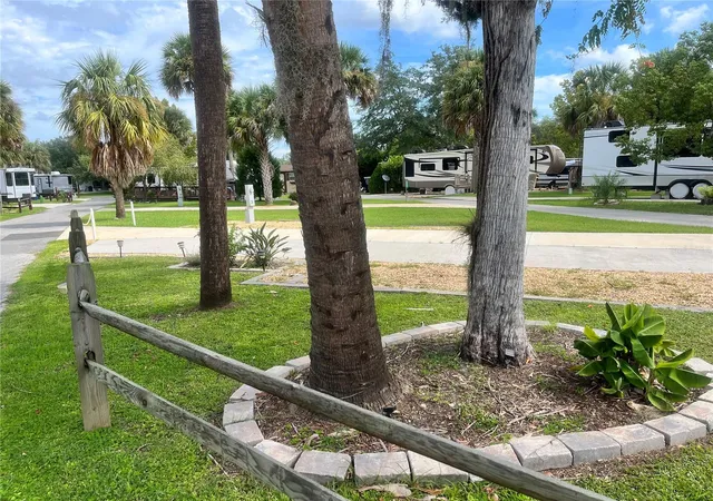 5th image of 2888 Ne 102Nd Ter, Silver Springs, FL 34488 | MLS# O6229503
