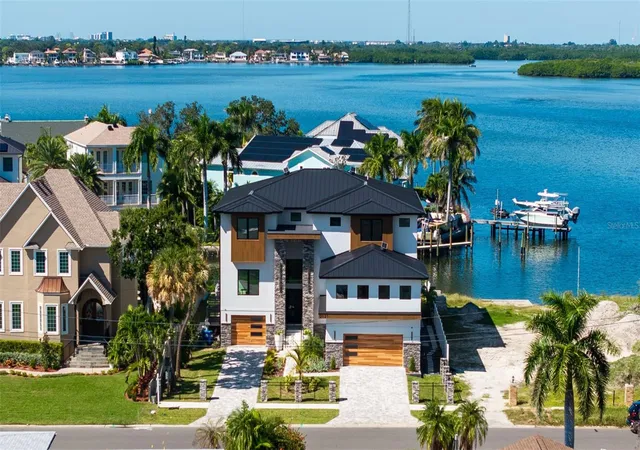 Photo 2 of Mansion for sale at 2121 Bayou Grande Blvd Ne, Saint Petersburg, FL 33703 | MLS# U8253104 | Listing updated on 2026-10-10