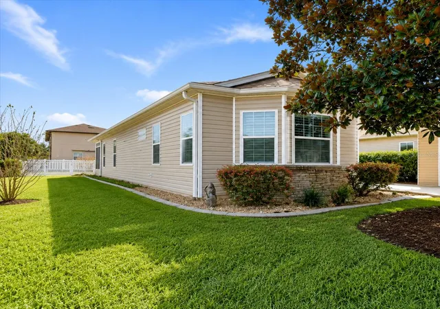 2nd image of 323 Travelers Dr, Polk City, FL 33868 | MLS# L4946813