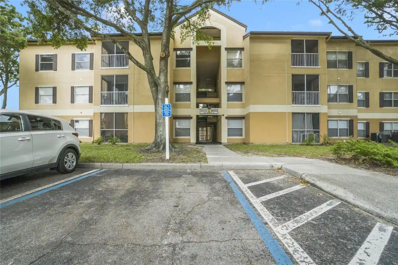 Listing Photo 2 - Condo for sale in 7524 Seurat St located at 7524 Seurat St, Orlando, FL 32819 - Unit #12301