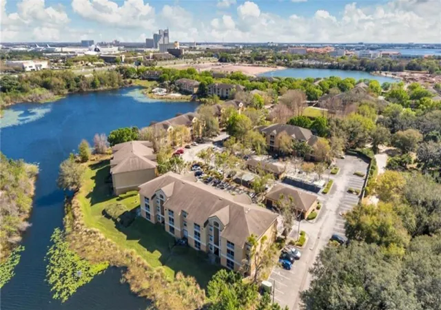 Listing Photo 3 - Condo for sale in building located at 7524 Seurat St, Orlando, FL 32819 - Unit #12301
