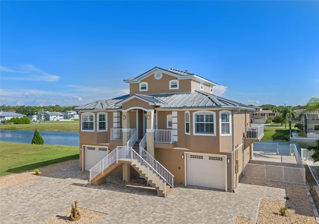 Photo 4 of Single family home for sale at 3448 Triggerfish Dr, Hernando Beach, FL 34607 | MLS# W7867813 | Listing updated on 2026-08-16