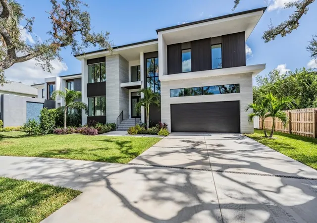 5th image of 214 S Renellie Dr, Tampa, FL 33609 | MLS# A4621830