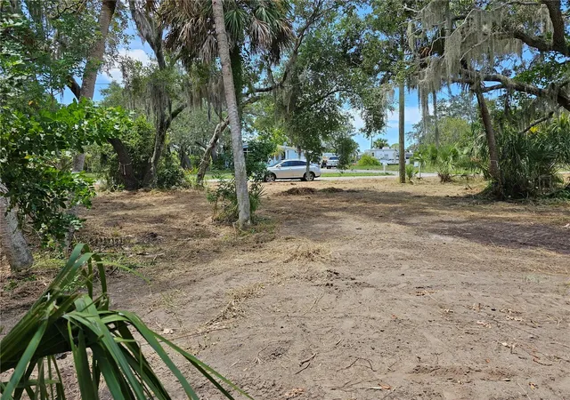 3rd image of 2504 River Bend Dr, Ruskin, FL 33570 | MLS# T3552955