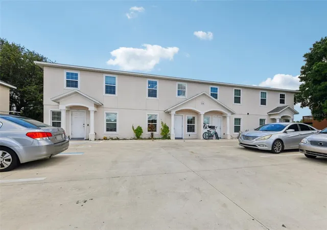 Photo 2 of Townhouse for sale at 210 Majors Ln #B, Kissimmee, FL 34743 | MLS# O6237760 | Listing updated on 2026-08-03
