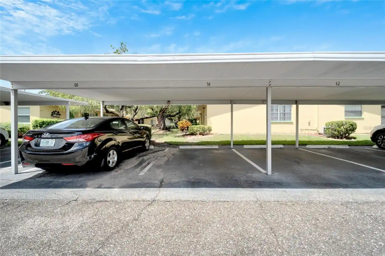 Listing Photo 2 - Condo for sale in 401 Dorchester Pl located at 401 Dorchester Pl, SUN CITY CENTER, FL 33573 - Unit #58