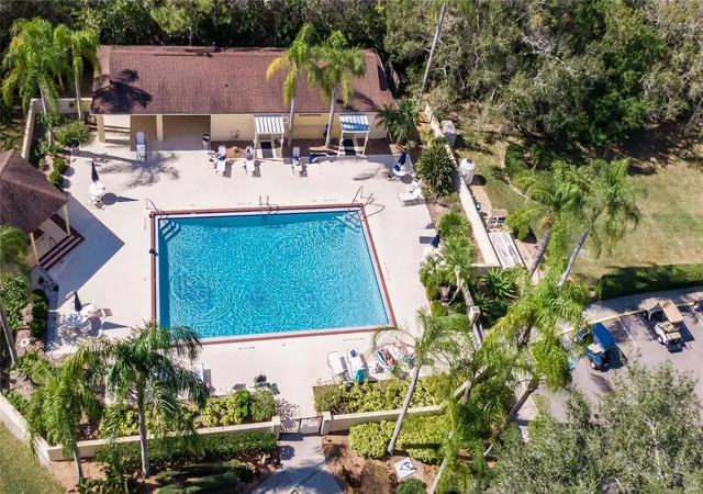 2nd image of 401 Dorchester Pl, SUN CITY CENTER, FL 33573