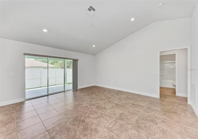5th image of 105 Dartmouth Rd, Venice, FL 34293 | MLS# U8255950