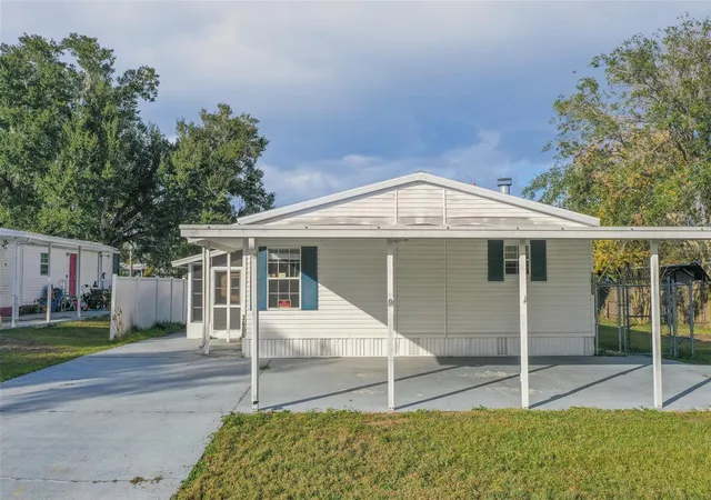 Homes for sale in Lakeland, FL | 3606 Lazy Lake Dr S, Lakeland, FL 33801 | MLS# P4931953
