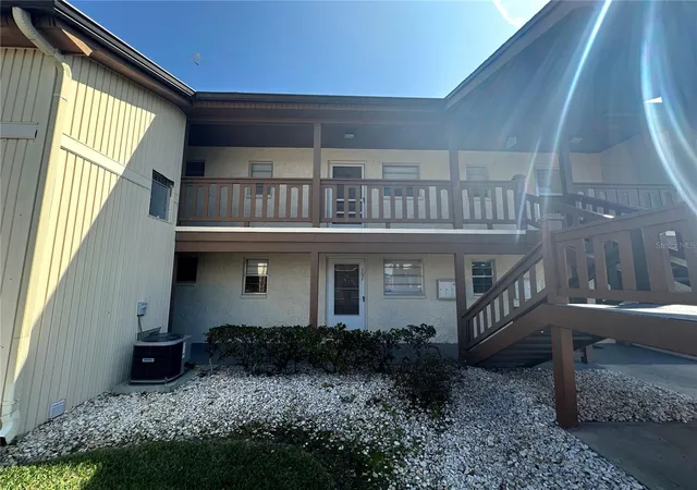 Listing Photo 2 - Condo for sale in building located at 5154 Turquoise Ln, New Port Richey, FL 34652 - Unit #206