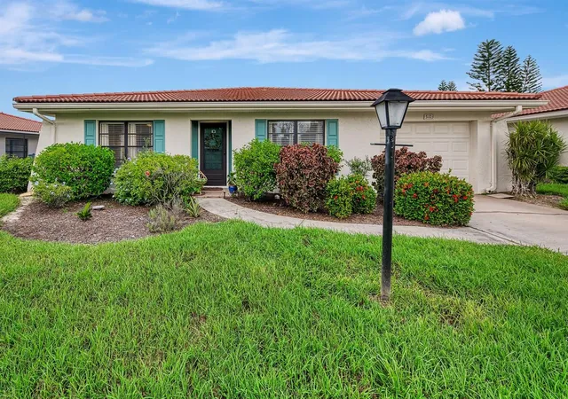 Photo 1 of Single family home for sale at 5103 Greencroft Rd, Sarasota, FL 34235 | MLS# N6134516 | Listing updated on 2026-09-13