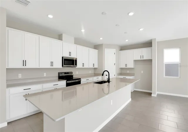Photo 4 of Single family home for sale at 199 Bull Frog Ln, Umatilla, FL 32784 | MLS# S5112451 | Listing updated on 2026-09-20