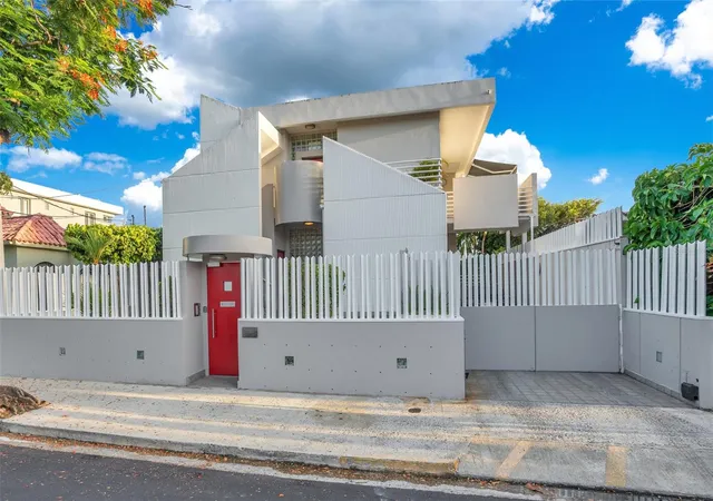 Photo 1 of Single family home for sale at 2008 España St, San Juan, PR 00911 | MLS# PR9108885 | Listing updated on 2025-04-02