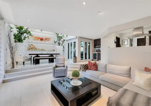 Photo 3 of Single family home for sale at 2008 España St, San Juan, PR 00911 | MLS# PR9108885 | Listing updated on 2025-04-02