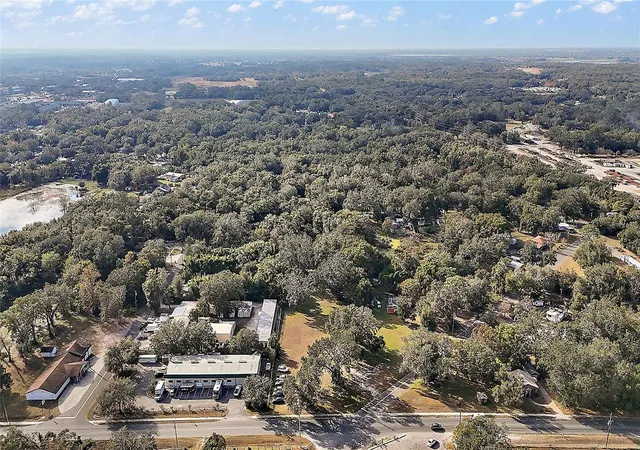 12th image of 2409 Montclair Rd, Leesburg, FL 34748 | MLS# G5087244