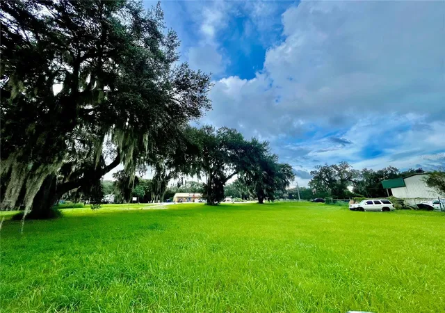 4th image of 2409 Montclair Rd, Leesburg, FL 34748 | MLS# G5087244