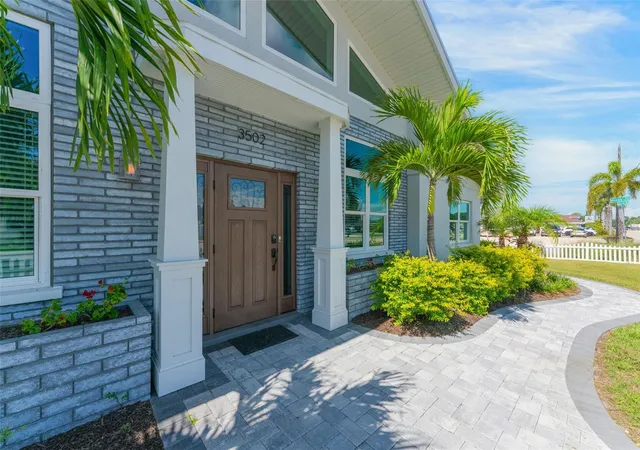Photo 3 of House for sale at 3502 Bahia Vista St, Sarasota, FL 34239 | MLS# A4623849 | Listing updated on 2026-09-18