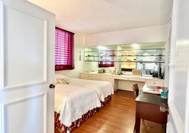 2nd image of 1065 Gulf Of Mexico Dr, Bradenton Beach, FL 34217