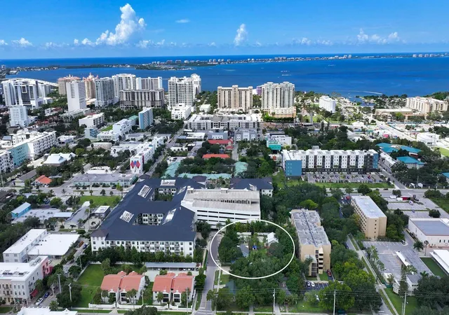 1st image of 1569 7th St, Sarasota, FL 34236 | MLS# A4625551