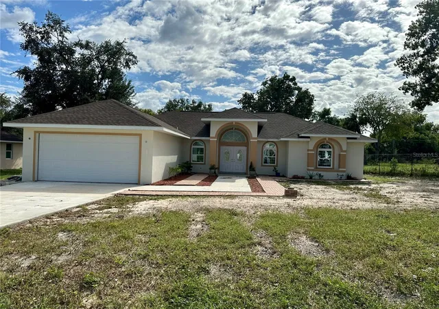 Photo 2 of Single family home for sale at 17271 E Peggy Ave, Mount Dora, FL 32757 | MLS# O6247978 | Listing updated on 2026-08-05
