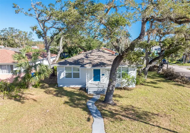 Photo 2 of Single family home for sale at 701 17th Avenue S, Saint Petersburg, FL 33701 | MLS# TB8311750 | Listing updated on 2026-10-12