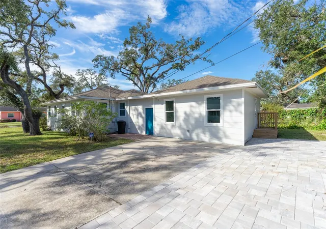 Photo 3 of Single family home for sale at 701 17th Avenue S, Saint Petersburg, FL 33701 | MLS# TB8311750 | Listing updated on 2026-10-12