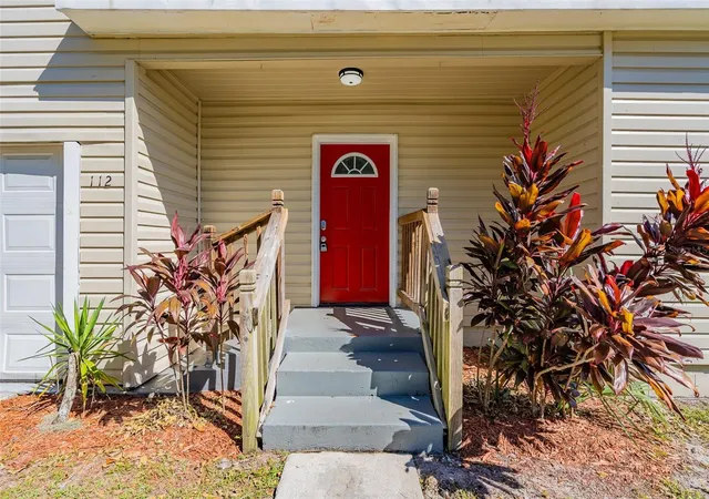Photo 3 of Single family home for sale at 112 S Moss St, Leesburg, FL 34748 | MLS# O6249821 | Listing updated on 2026-10-22