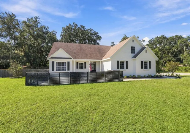 Photo 2 of Single family home for sale at 6505 Lunn Rd, Lakeland, FL 33811 | MLS# TB8312162 | Listing updated on 2026-10-24