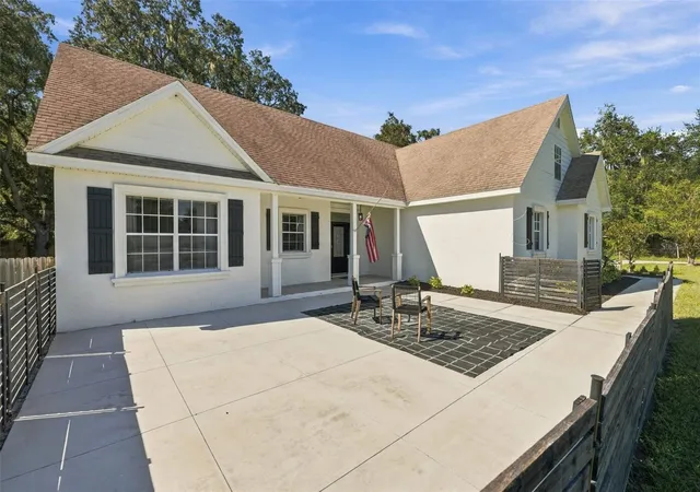Photo 4 of Single family home for sale at 6505 Lunn Rd, Lakeland, FL 33811 | MLS# TB8312162 | Listing updated on 2026-10-24